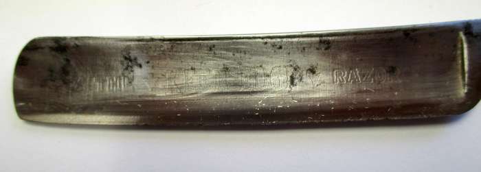 Vintage Keen Edge - Sheffield made straight razor / cut throat razor in box.