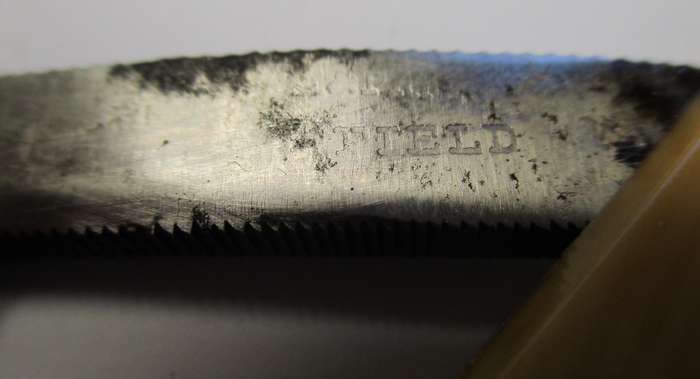 Vintage Keen Edge - Sheffield made straight razor / cut throat razor in box.