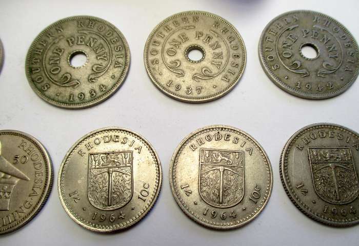 Lot - Rhodesia coins and coin ashtray