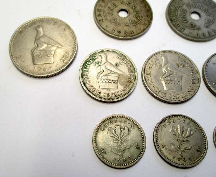 Lot - Rhodesia coins and coin ashtray