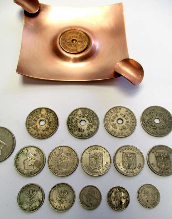 Lot - Rhodesia coins and coin ashtray