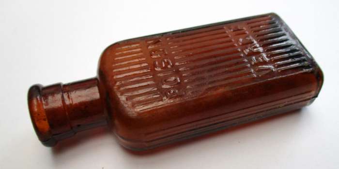 Vintage Amber Poison Bottle / Vergif bottle  - Talana