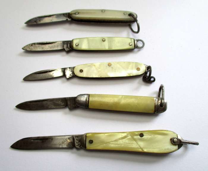 Collection of vintage Miniature Pocket knife / Fob knife / key chain folding knives.