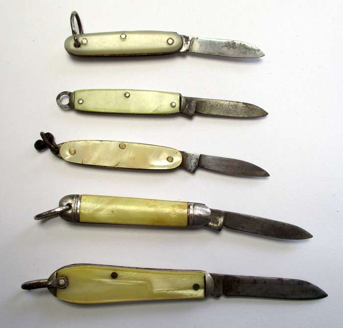 Collection of vintage Miniature Pocket knife / Fob knife / key chain folding knives.