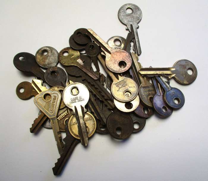 Mixed lot of keys