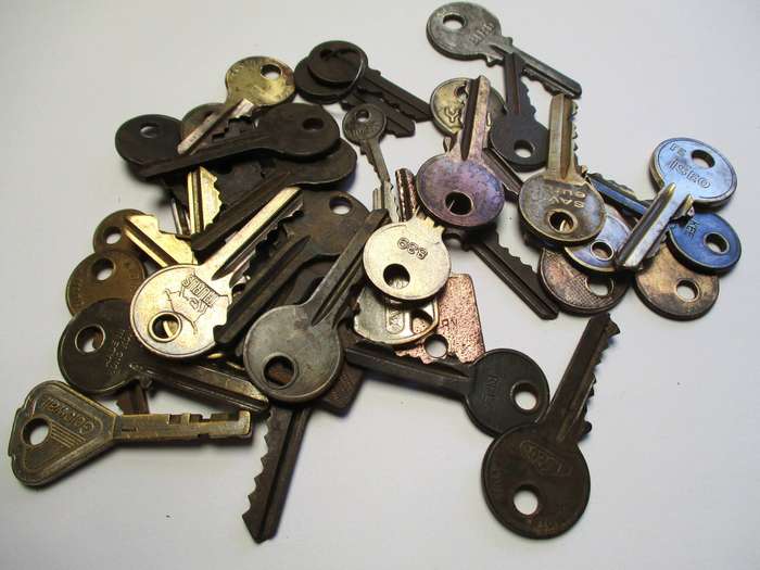 Mixed lot of keys