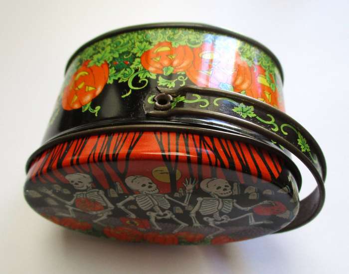 American Halloween Candy Tin / Basket
