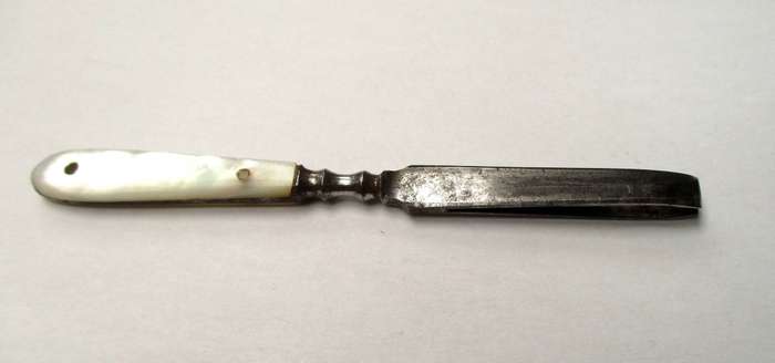 Antique / vintage mother of pearl grooming tweezers