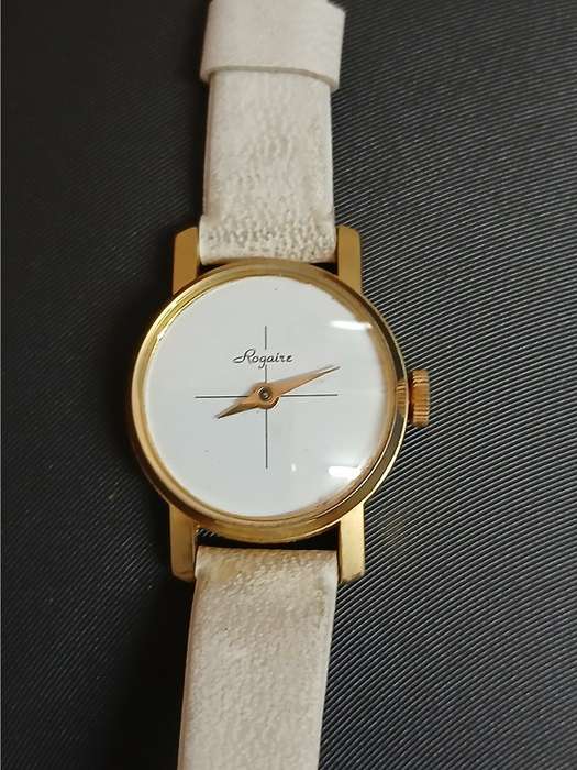 Vintage Roguire ladies hand-winding watch with white strap