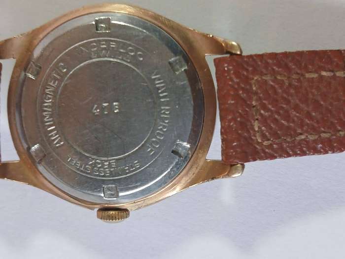 Hand wind  Swiss made Mens  Wristwatch.