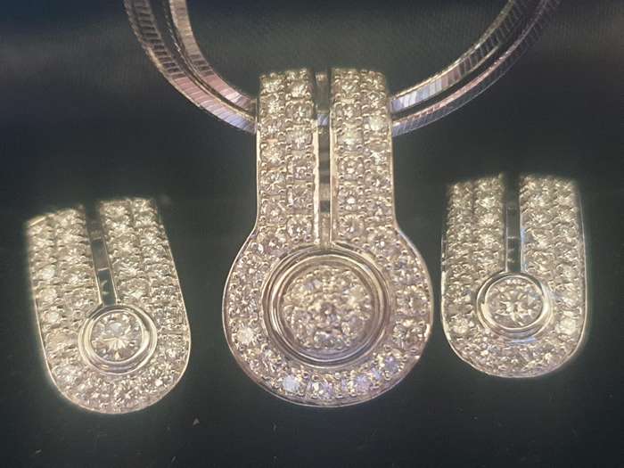 Di Modolo Diamond Hand crafted designer Jewellery set , ring, necklace, pendant and earring set