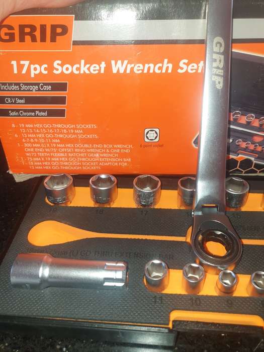 Brand new Grip 6 sided 17 piece socket set with adjustable spanner in carry case and box