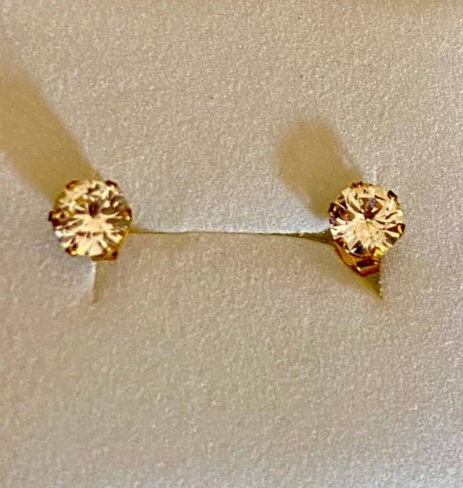 9ct yellow gold stud design earrings with 6.0mm cubic zirconia's