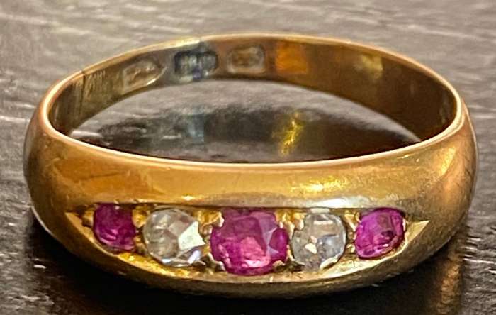 Antique Three round Ruby and 2 Old cut Diamond Ring on 18ct yellow gold