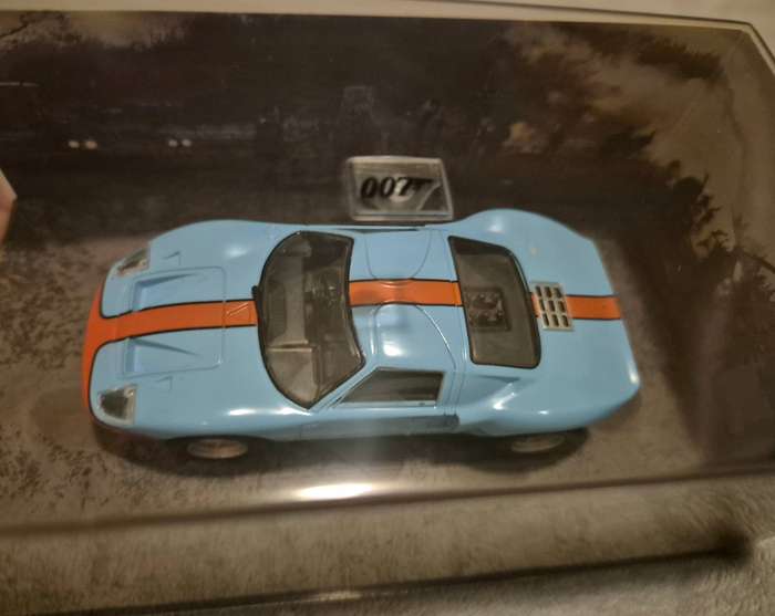 James Bond 007 Ford GT40 - 1/43 Scale - Die Another Day