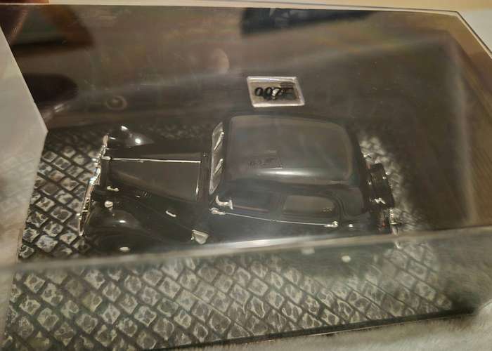 James Bond 007 Citroen Traction Avant - 1/43 Scale - From Russia with Love
