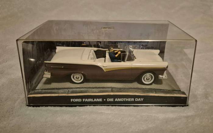 James Bond 007 Ford Fairlane - 1/43 Scale - Die Another Day