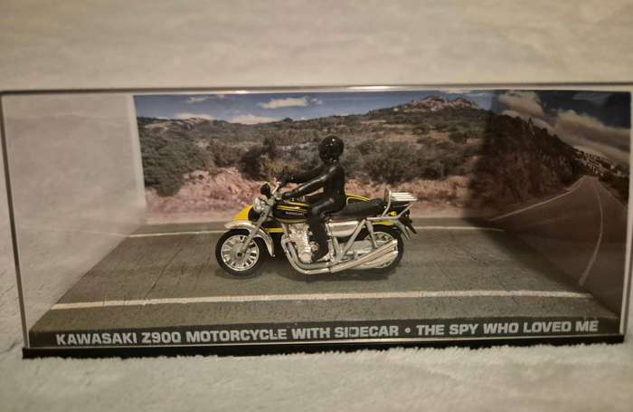 James Bond 007 Kawasaki Z900 Bike with Sidecar - 1/43 Scale - The Spy Who Loved Me
