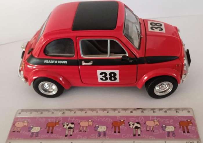 Road Signature 1963 Fiat Abarth 695SS Rally Car 1:18