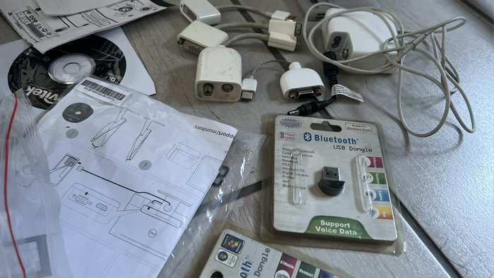 Apple adapters send accessories