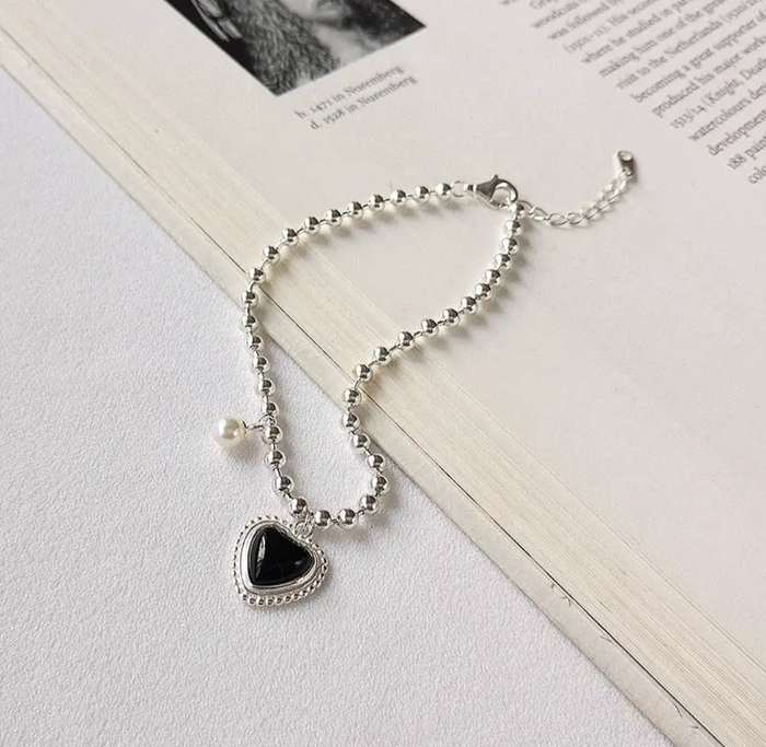 925 Silver Onyx Heart and Pearl Bracelet.