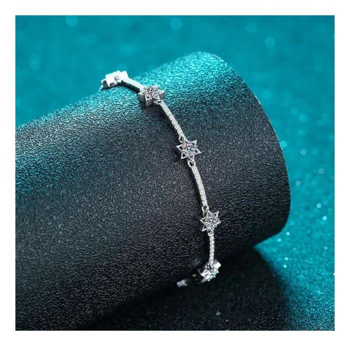 1ct Brilliant Cut Moissanite Star Bracelet