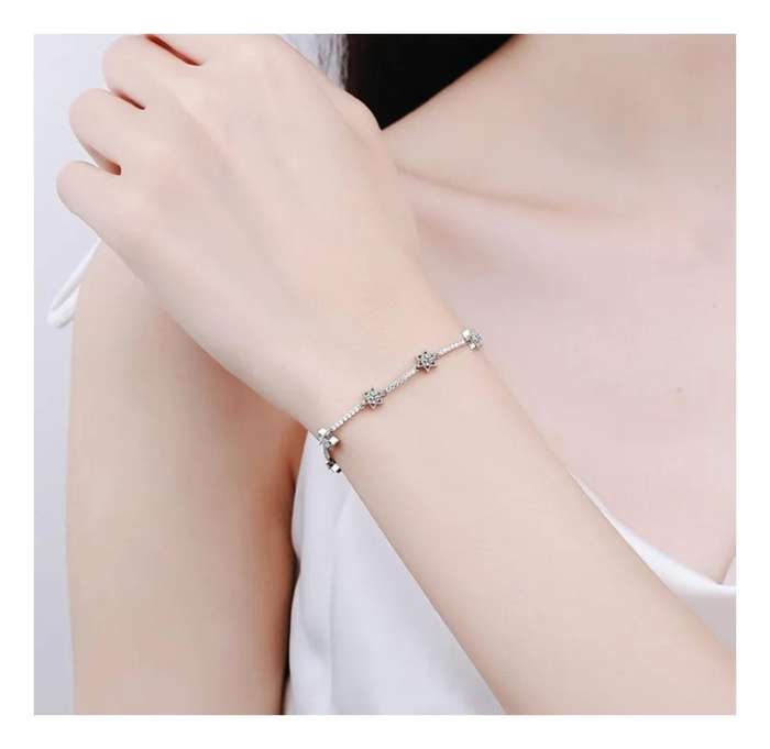 1ct Brilliant Cut Moissanite Star Bracelet