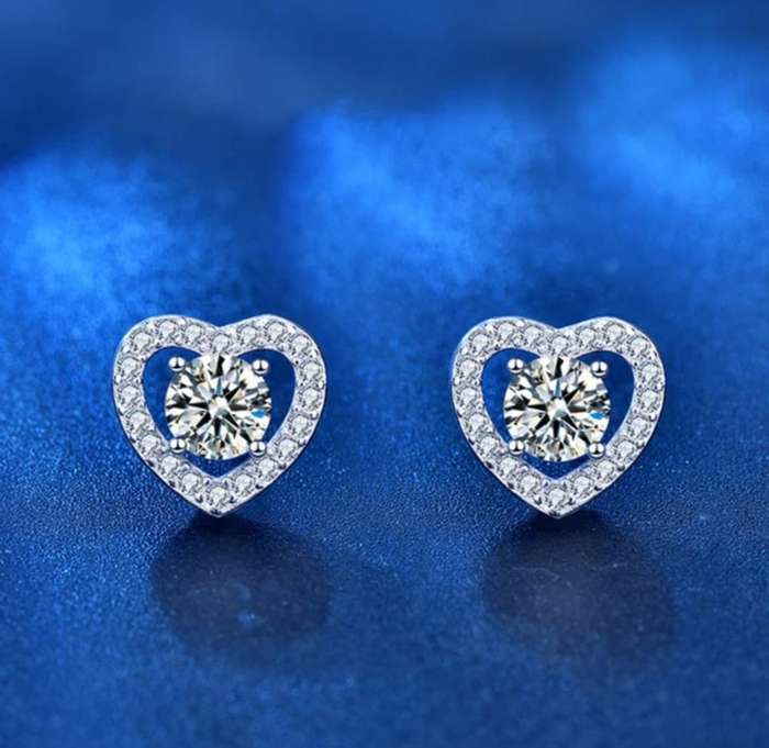 SPECIAL - 1ct Moissanite Heart Earrings