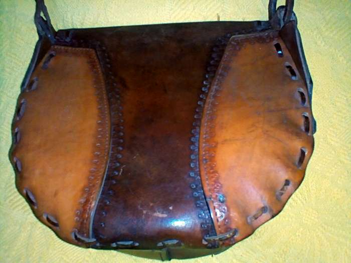 Vintage, genuine leather shoulder bag