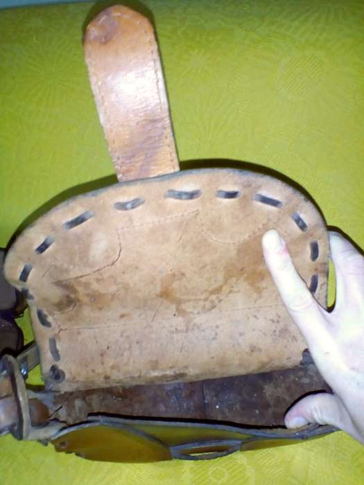 Vintage, genuine leather shoulder bag