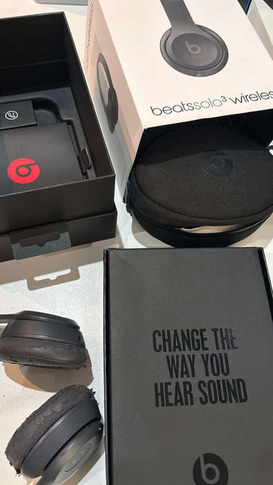 Beats Solo 3 Wireless (Without Charger)
