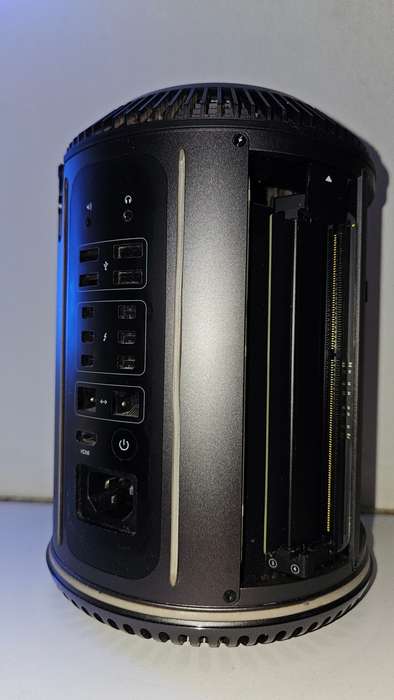 Apple Mac Pro 2013