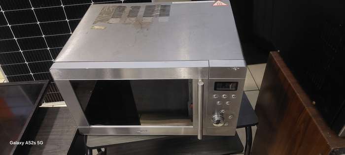 MICROWAVE OVEN