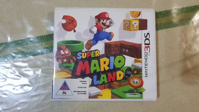 Nintendo 3DS game - Super Mario 3D Land