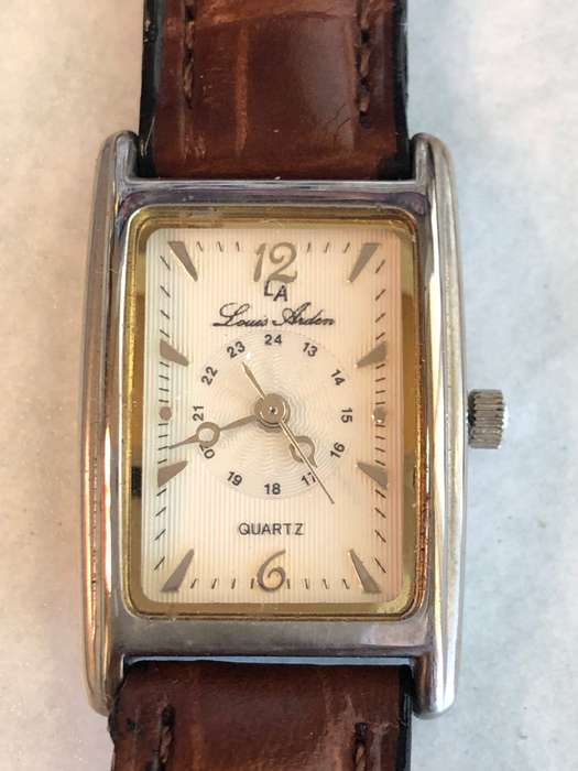 Gorgeous Louis Arden analog quartz ladies watch with leather strap - LIKE NEW