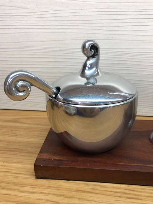 MABI DESIGN - STUNNING METAL JAM SET ON STAND COMPLETE WITH MATCHING SPOONS