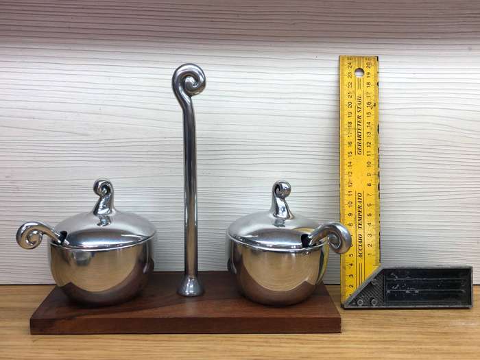 MABI DESIGN - STUNNING METAL JAM SET ON STAND COMPLETE WITH MATCHING SPOONS