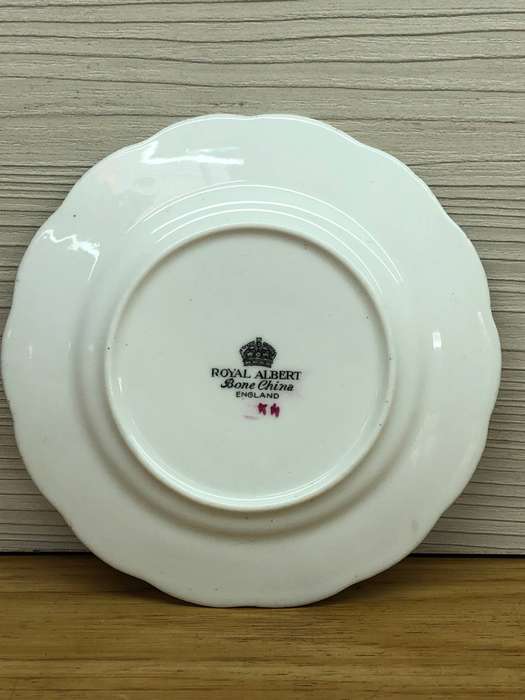Royal Albert Old English Roses - Sweet / Cake Plate - no damage