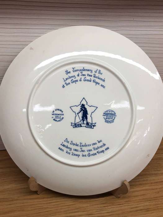 Wedgwood tercentenary of the landing of Jan van Riebeeck in the Cape 1652 - commemorative Plate
