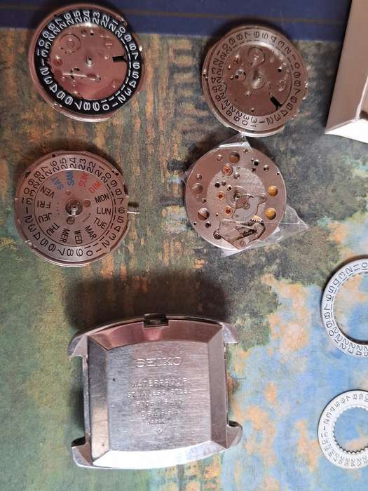 Random Watch Parts (NOT WORKING)