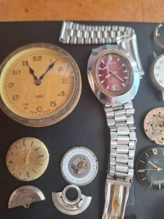 Random Watch Parts (NOT WORKING)