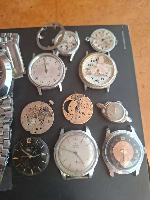 Random Watch Parts (NOT WORKING)