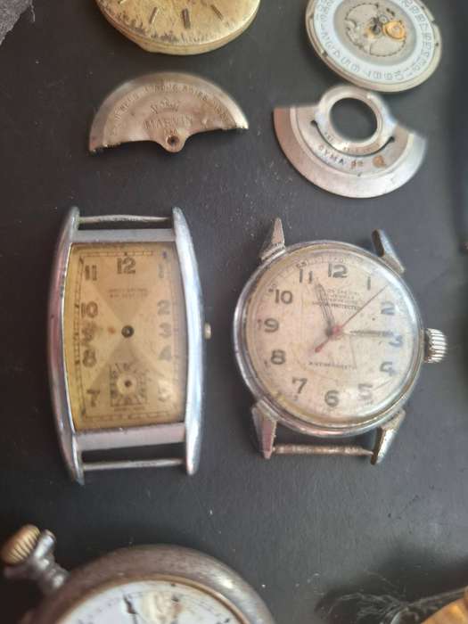 Random Watch Parts (NOT WORKING)