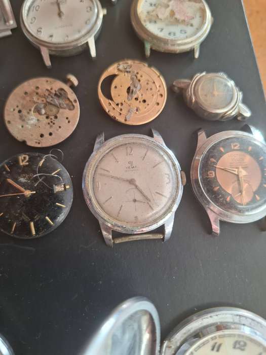Random Watch Parts (NOT WORKING)