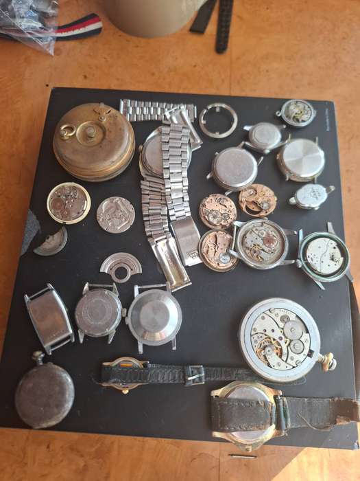 Random Watch Parts (NOT WORKING)