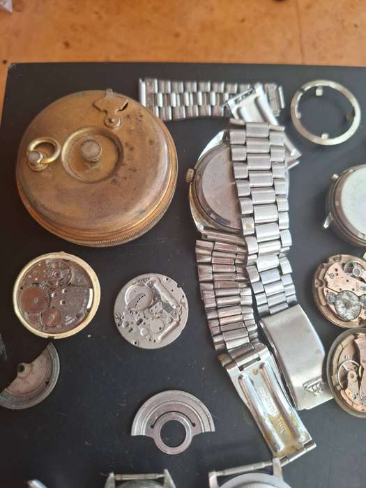 Random Watch Parts (NOT WORKING)