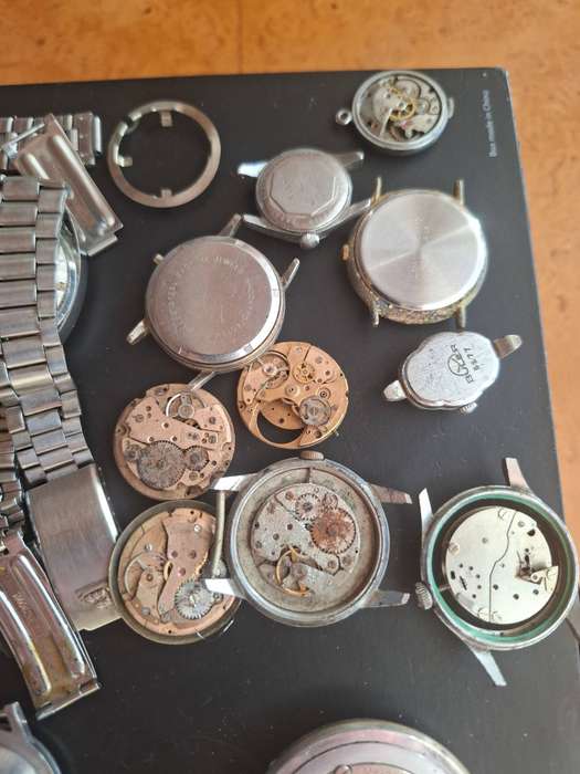 Random Watch Parts (NOT WORKING)