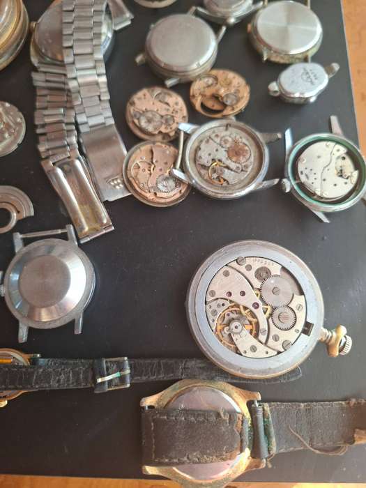 Random Watch Parts (NOT WORKING)