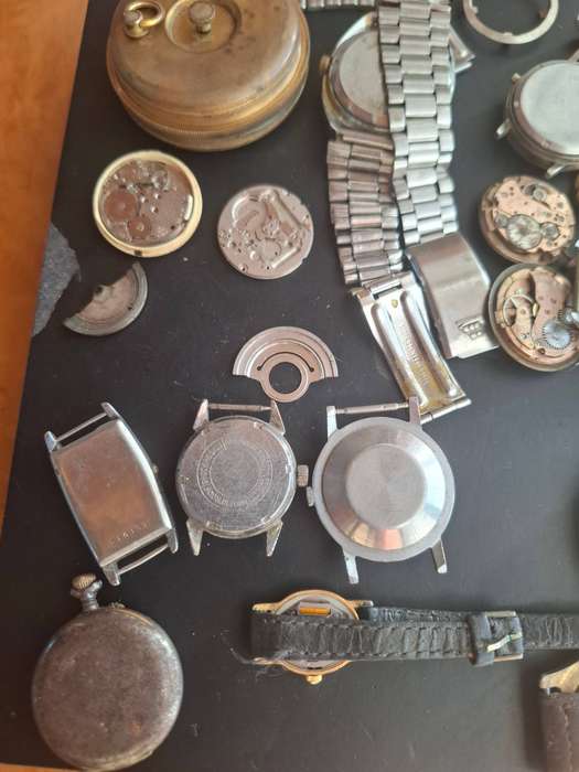 Random Watch Parts (NOT WORKING)
