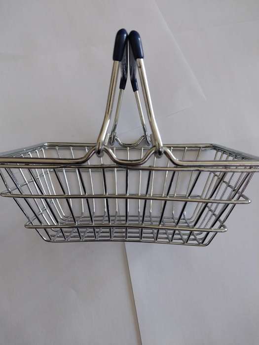 Miniature Wire Shopping Basket, Size 140mm x 110mm x 70mm, See Photo's For More Info